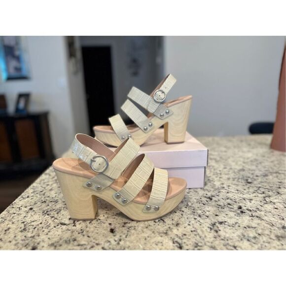 Chinese Laundry Fenny Croc Print Heels - Picture 2 of 9